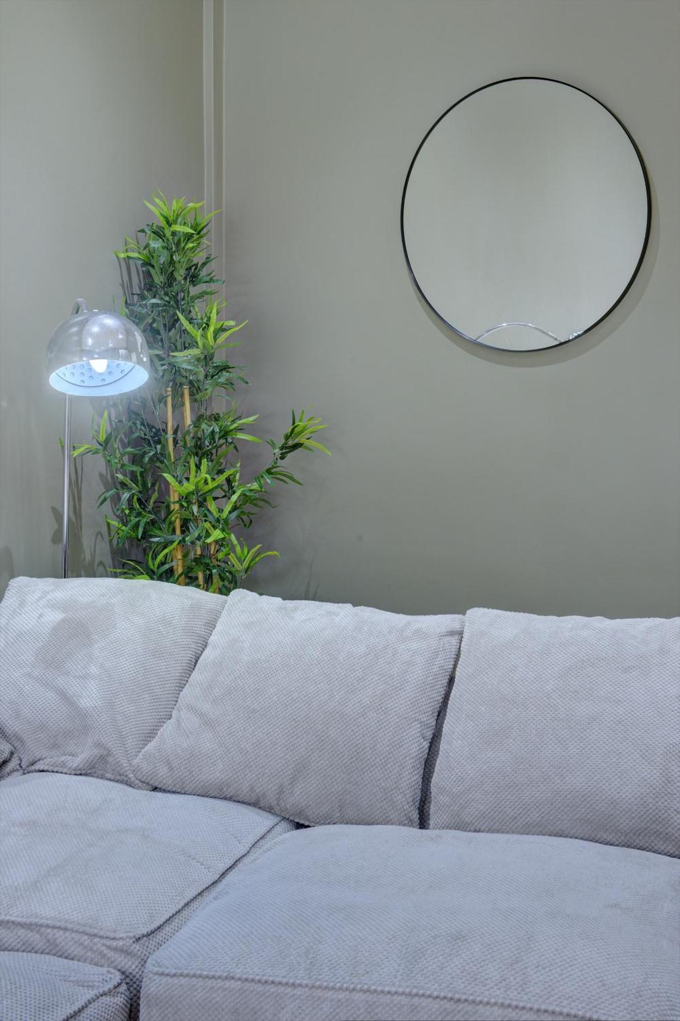 4 Bedrooms Homely House With Garden- Sleeps 9 Comfortably With 6 Comfortable Beds, Free Street Parking, Business Travellers, Contractors, & Holiday-Goers, Coventry, Near All Major Transport Links In Coventry And Motorway Екстериор снимка