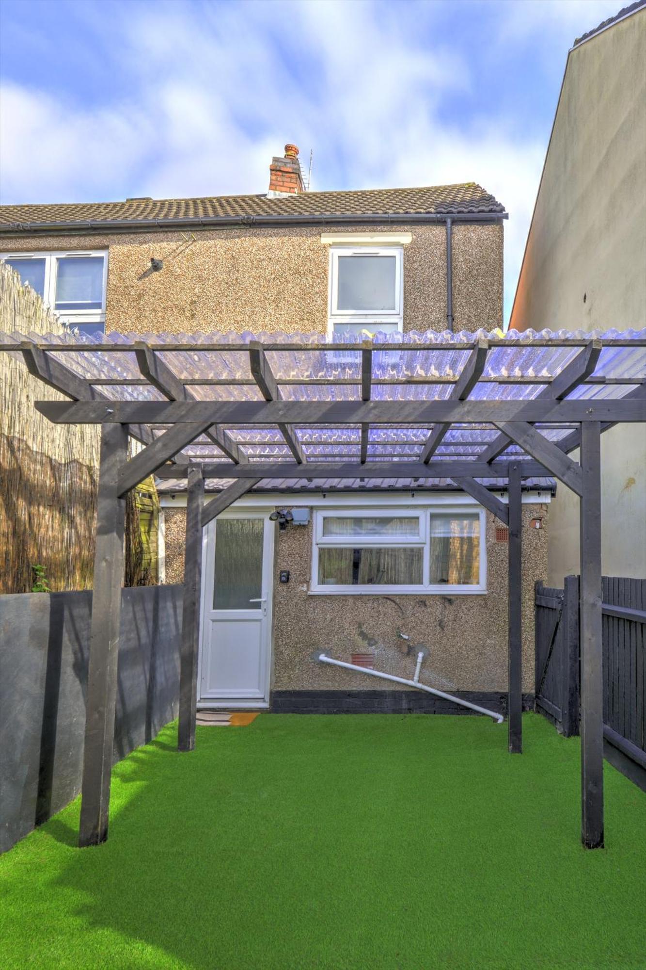 4 Bedrooms Homely House With Garden- Sleeps 9 Comfortably With 6 Comfortable Beds, Free Street Parking, Business Travellers, Contractors, & Holiday-Goers, Coventry, Near All Major Transport Links In Coventry And Motorway Екстериор снимка