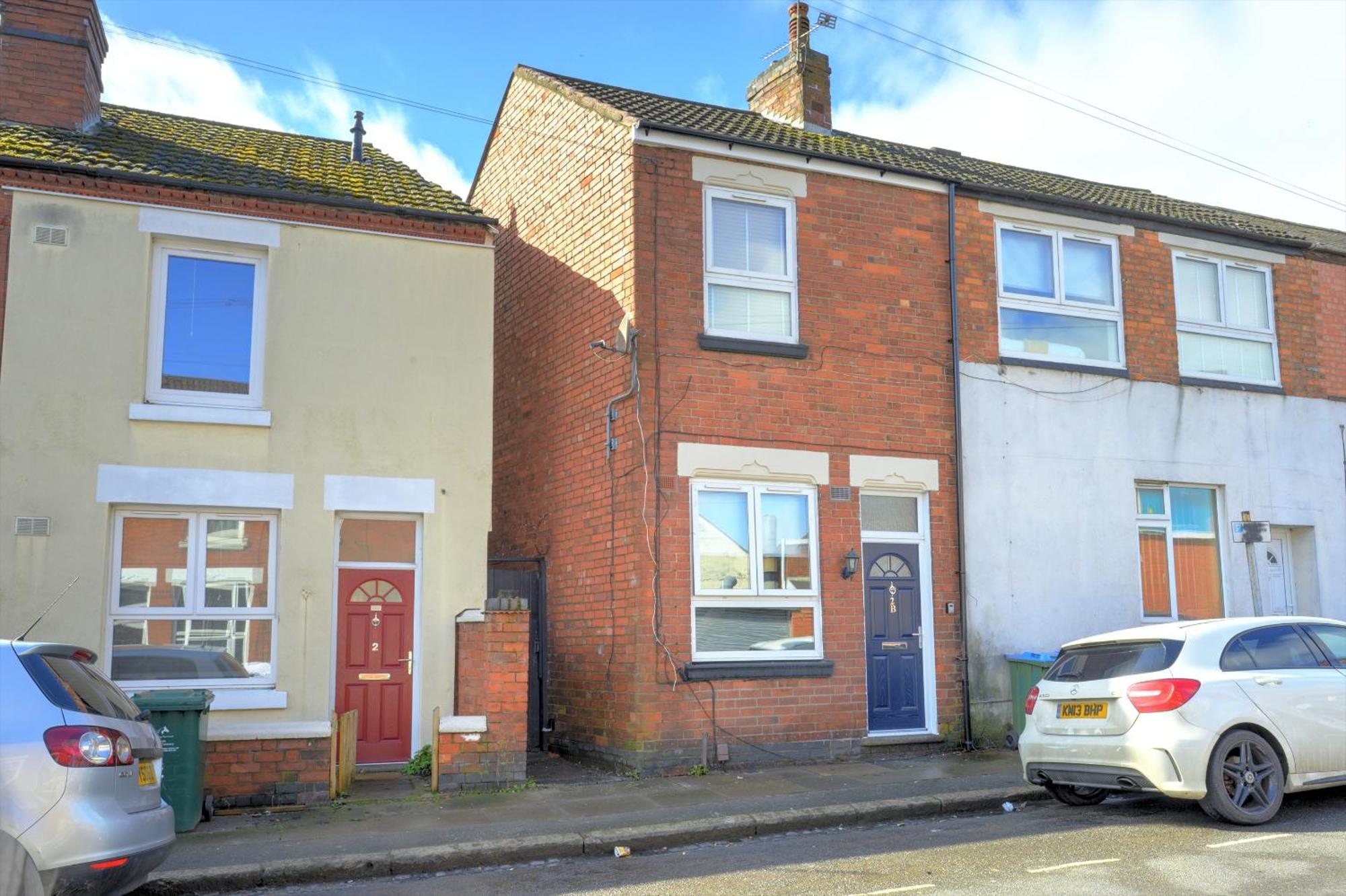 4 Bedrooms Homely House With Garden- Sleeps 9 Comfortably With 6 Comfortable Beds, Free Street Parking, Business Travellers, Contractors, & Holiday-Goers, Coventry, Near All Major Transport Links In Coventry And Motorway Екстериор снимка
